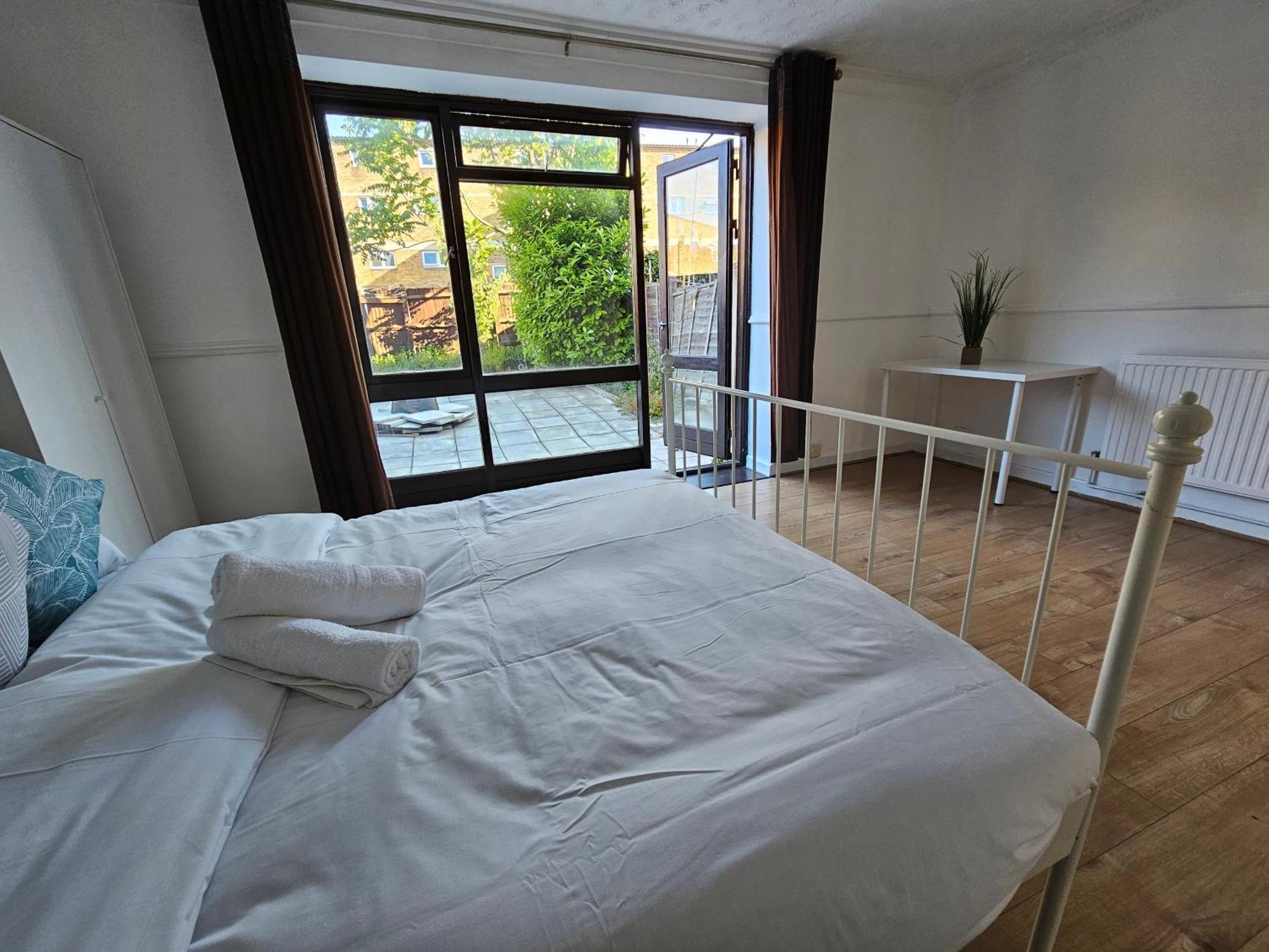 Towerhill Rooms London Exterior photo
